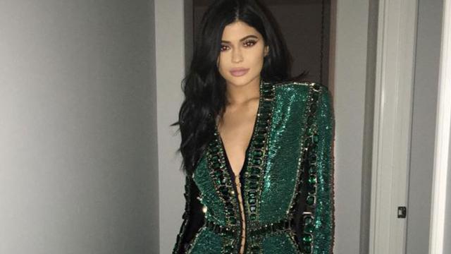 Kylie Jenner Gifted Diamond Ring, Slams Engagement Rumors